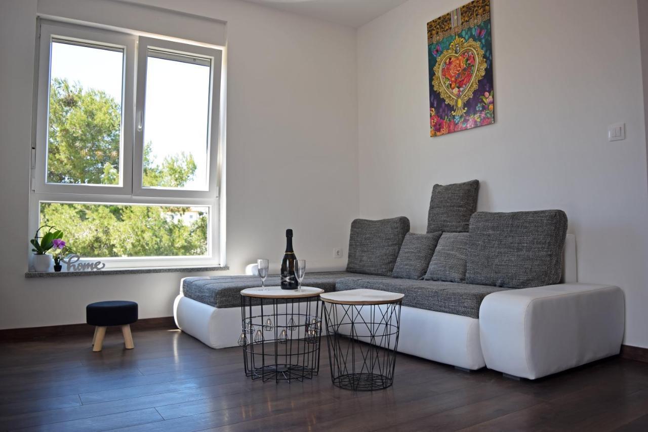 Apartment Summer Breeze Pula Bagian luar foto